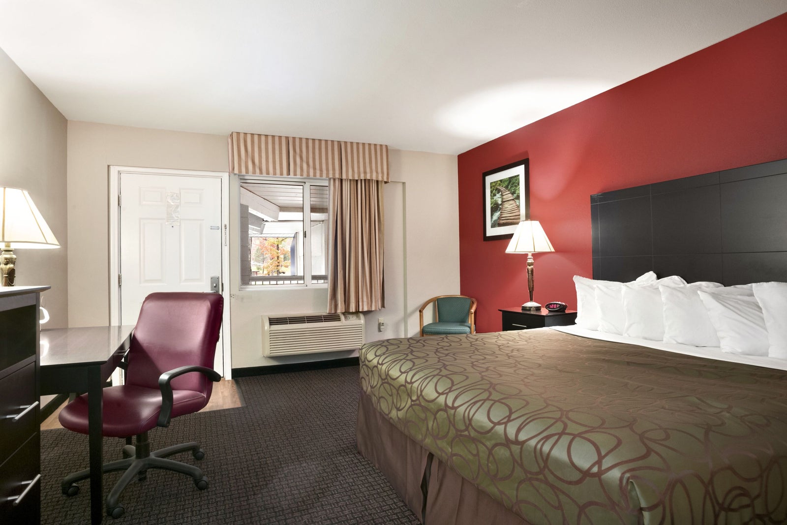 Standard 1 King Bed Room