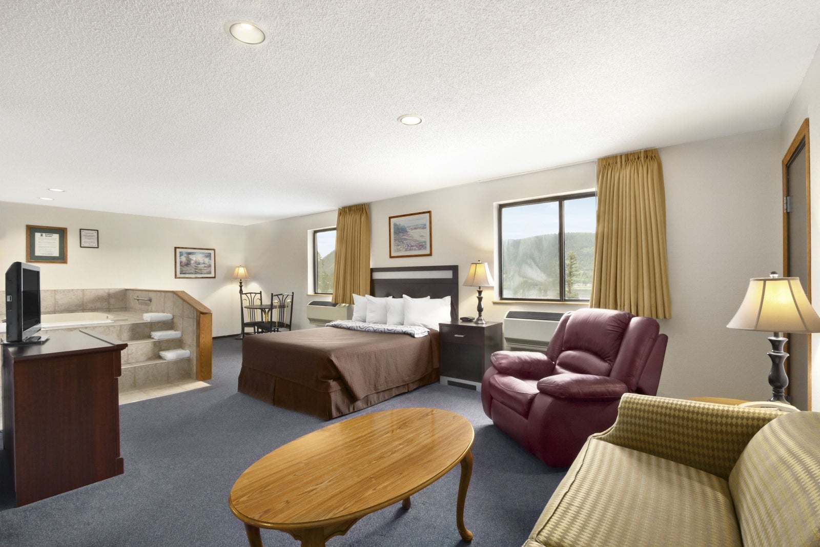 Jacuzzi/Honeymoon Suite