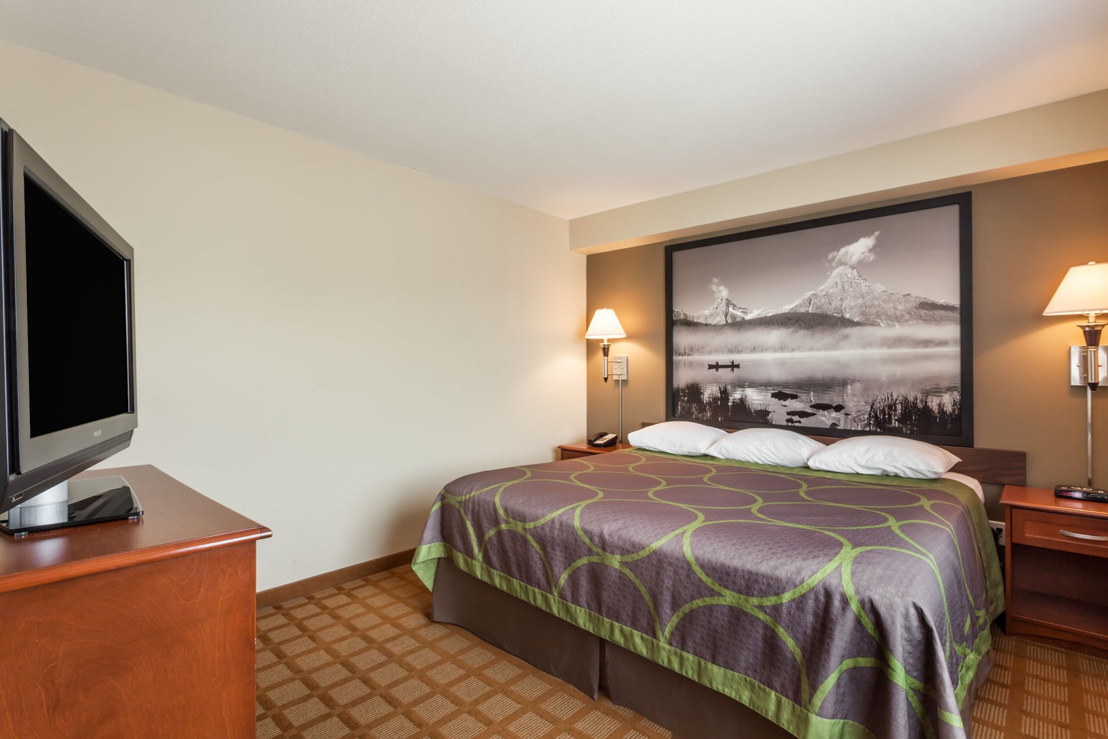 1 King Bed Room