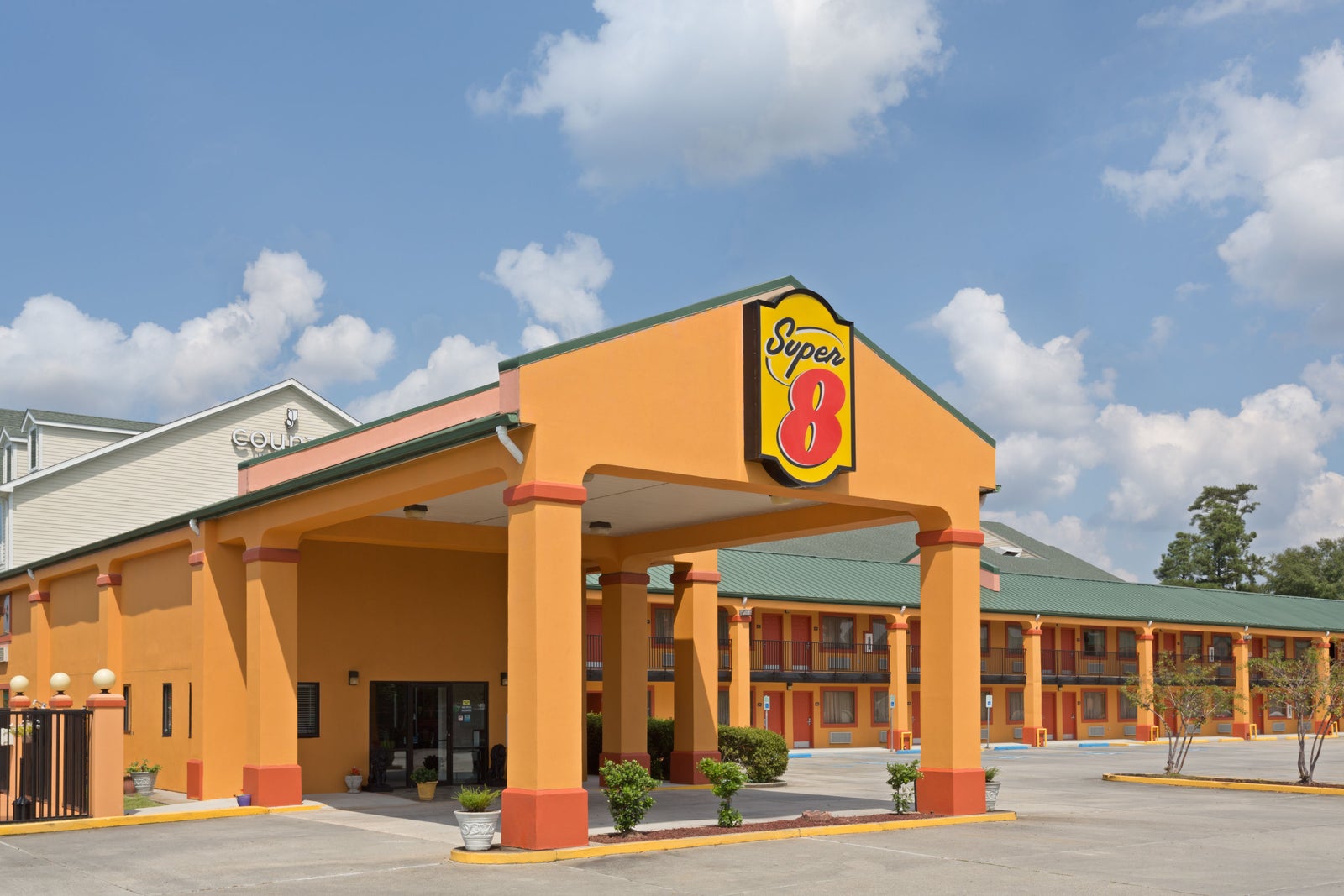 Welcome to Super 8 Covington