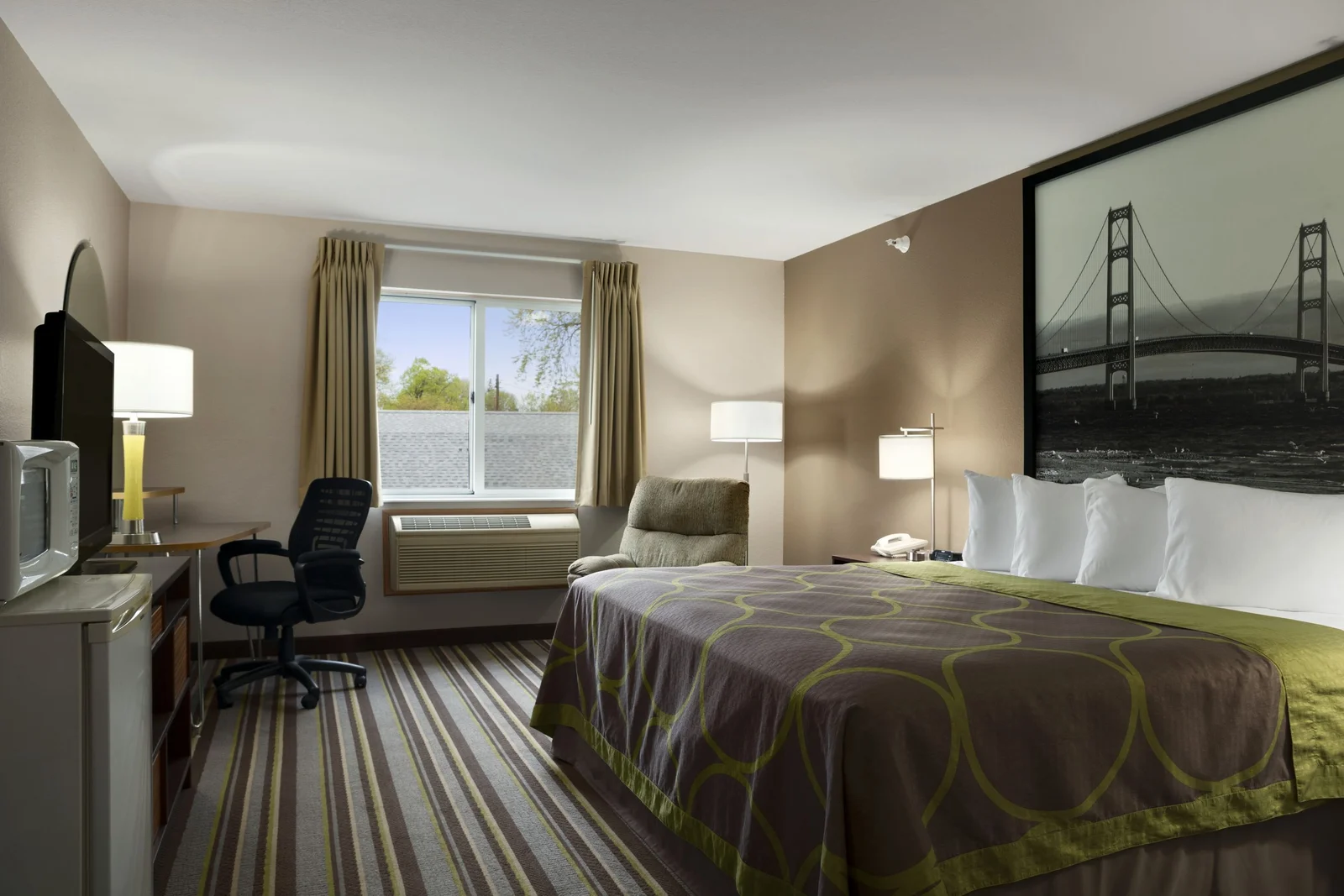 Standard King Bed Room