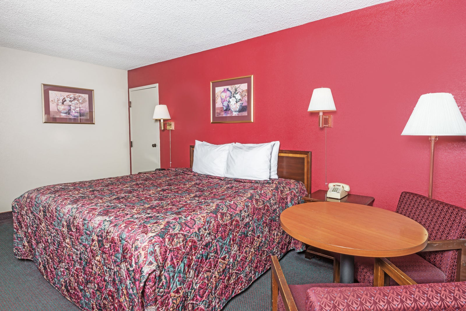1 King Bed Room