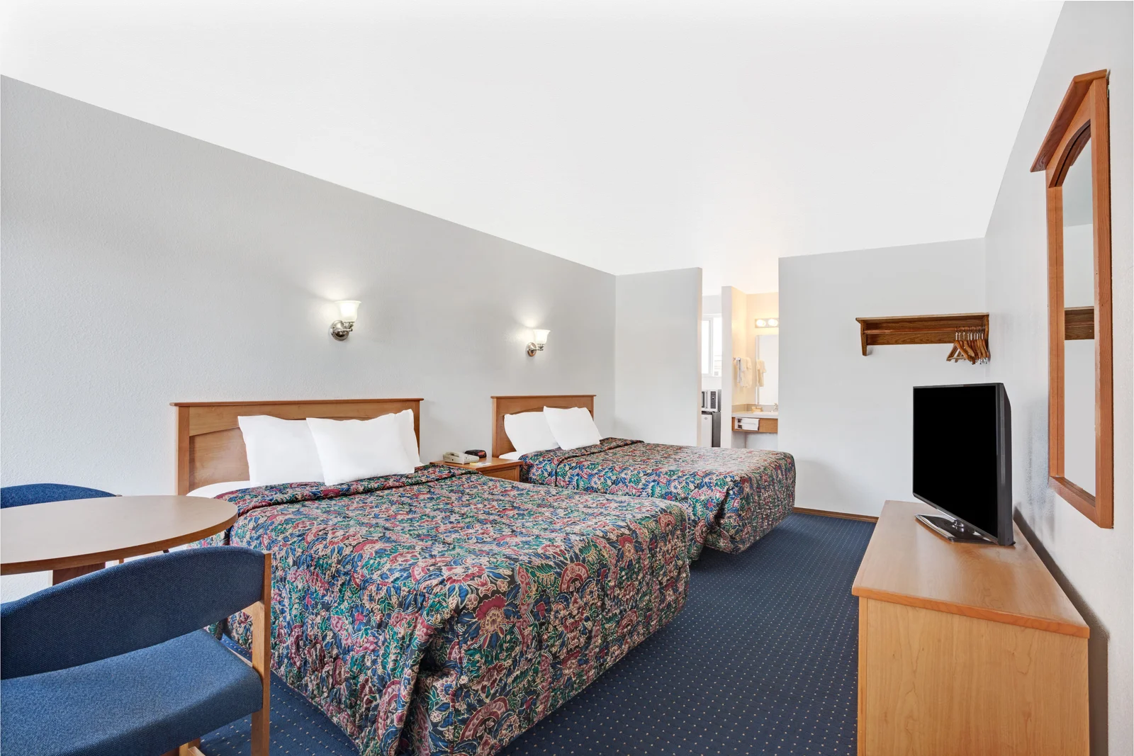 2 Queen Bed Room
