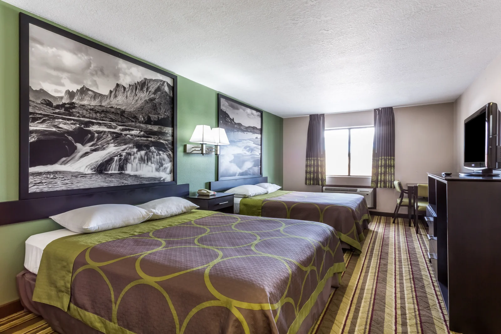 2 Queen Bed Room