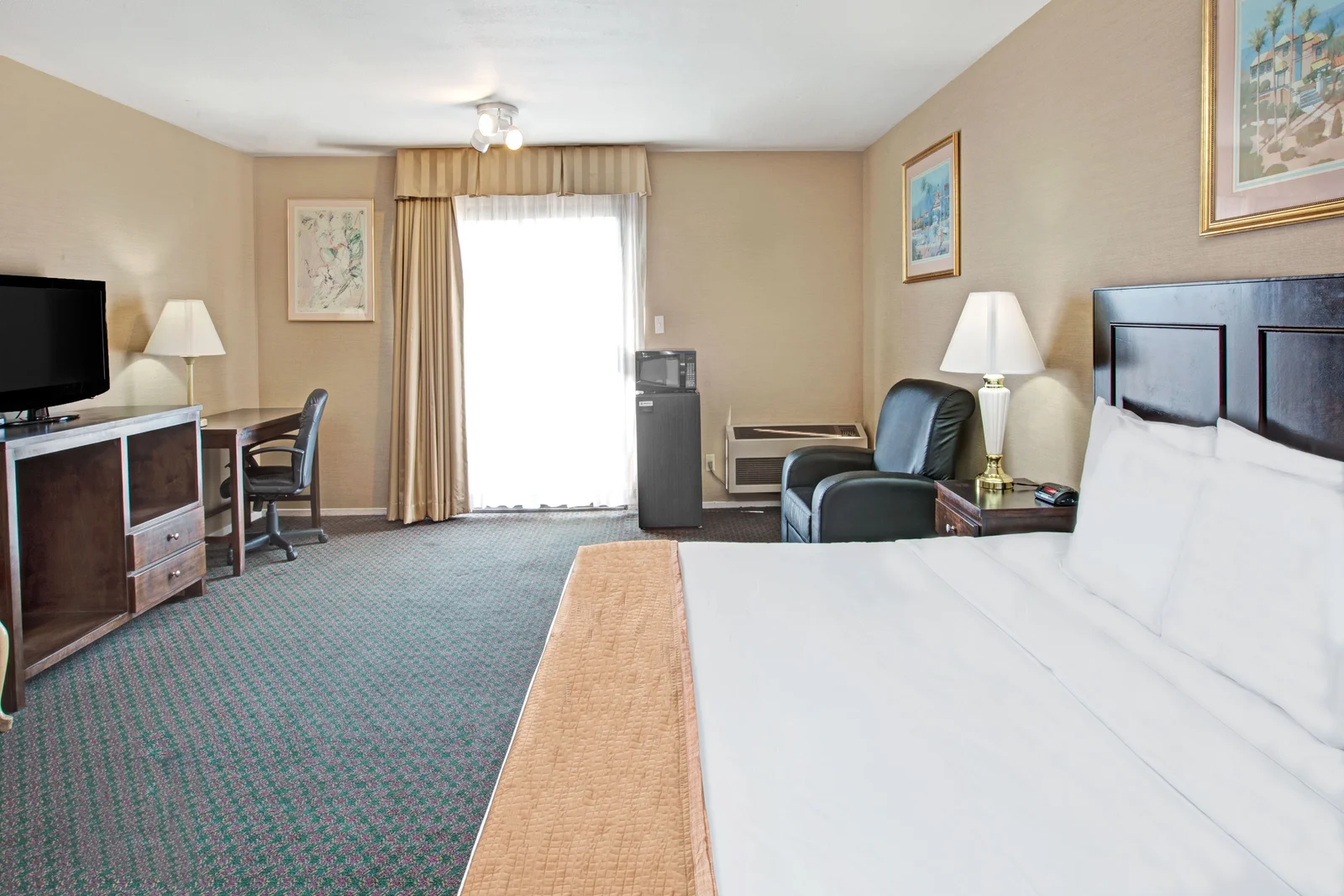 One King Bed Room