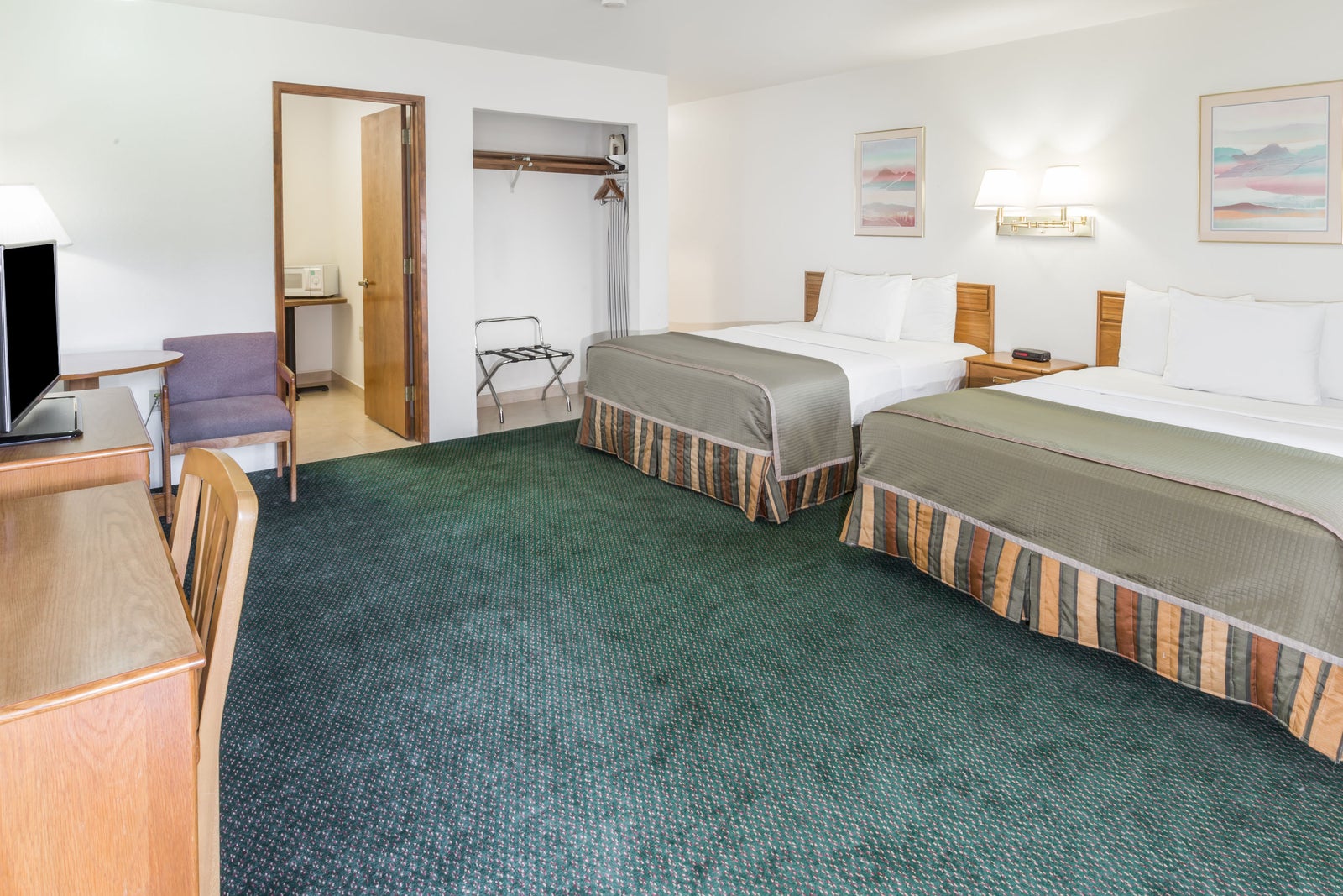 2 Queen Bed Room Efficiency