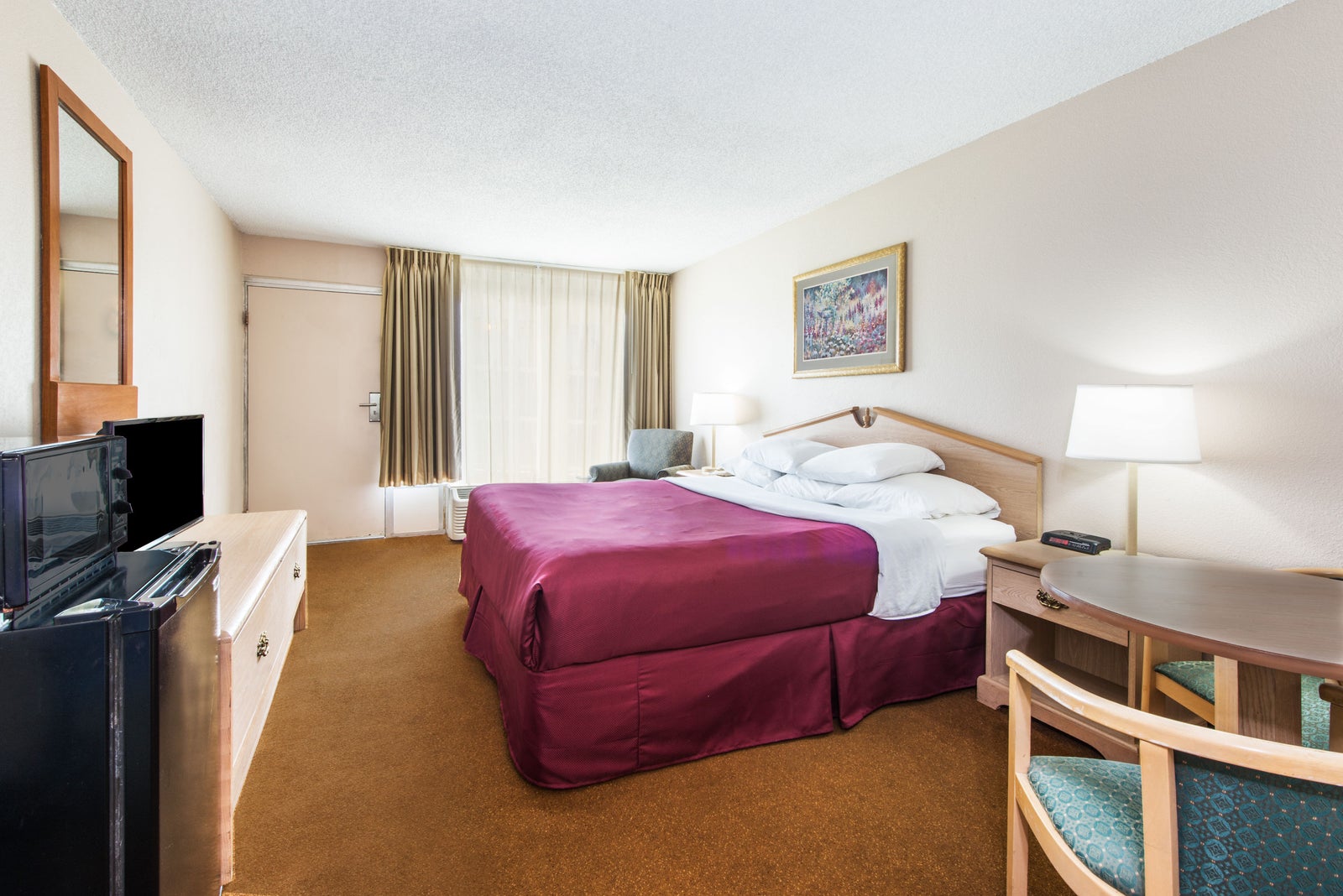 1 King Bed Room
