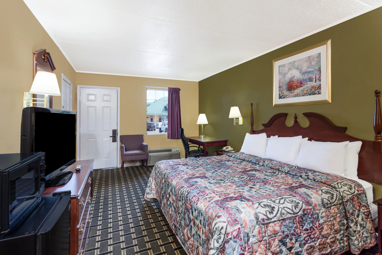1 King Bed Room