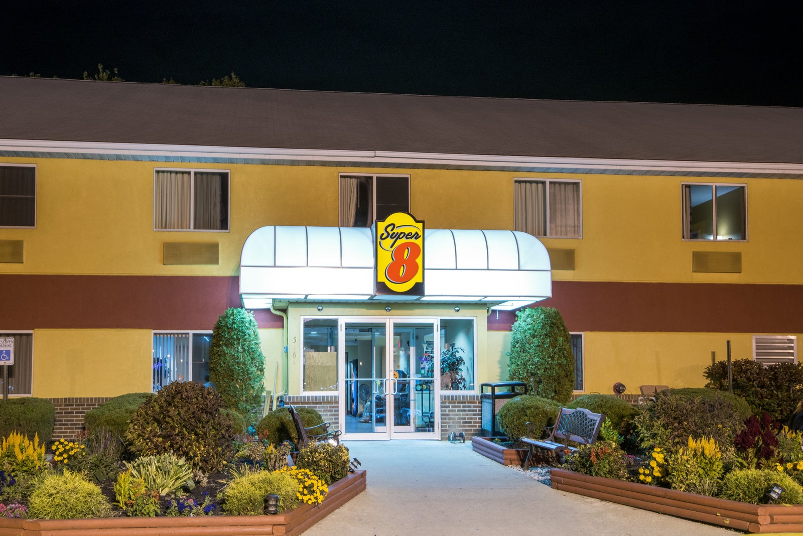 Super 8 Medina
