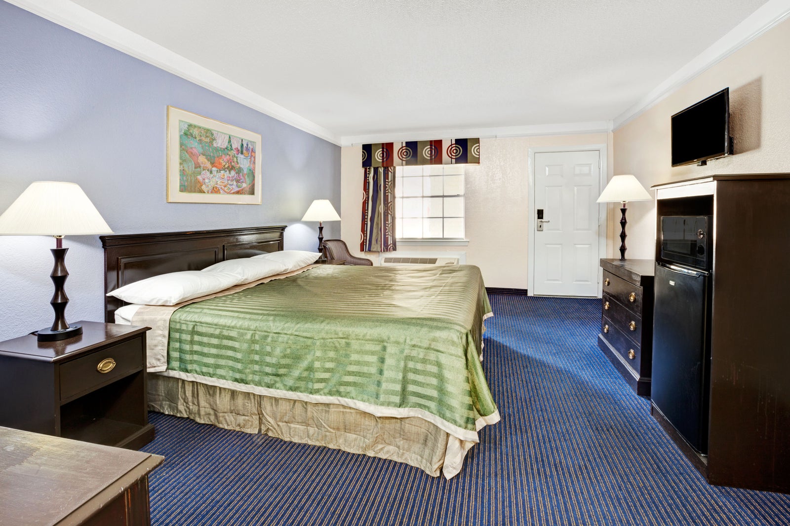 1 King Bed Room