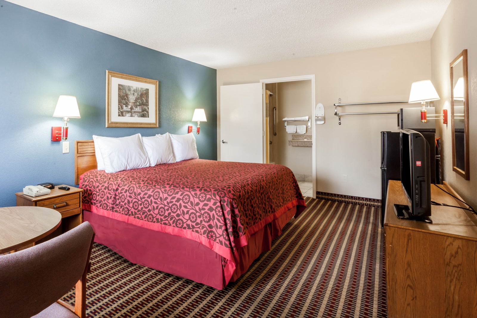 1 King Bed Room