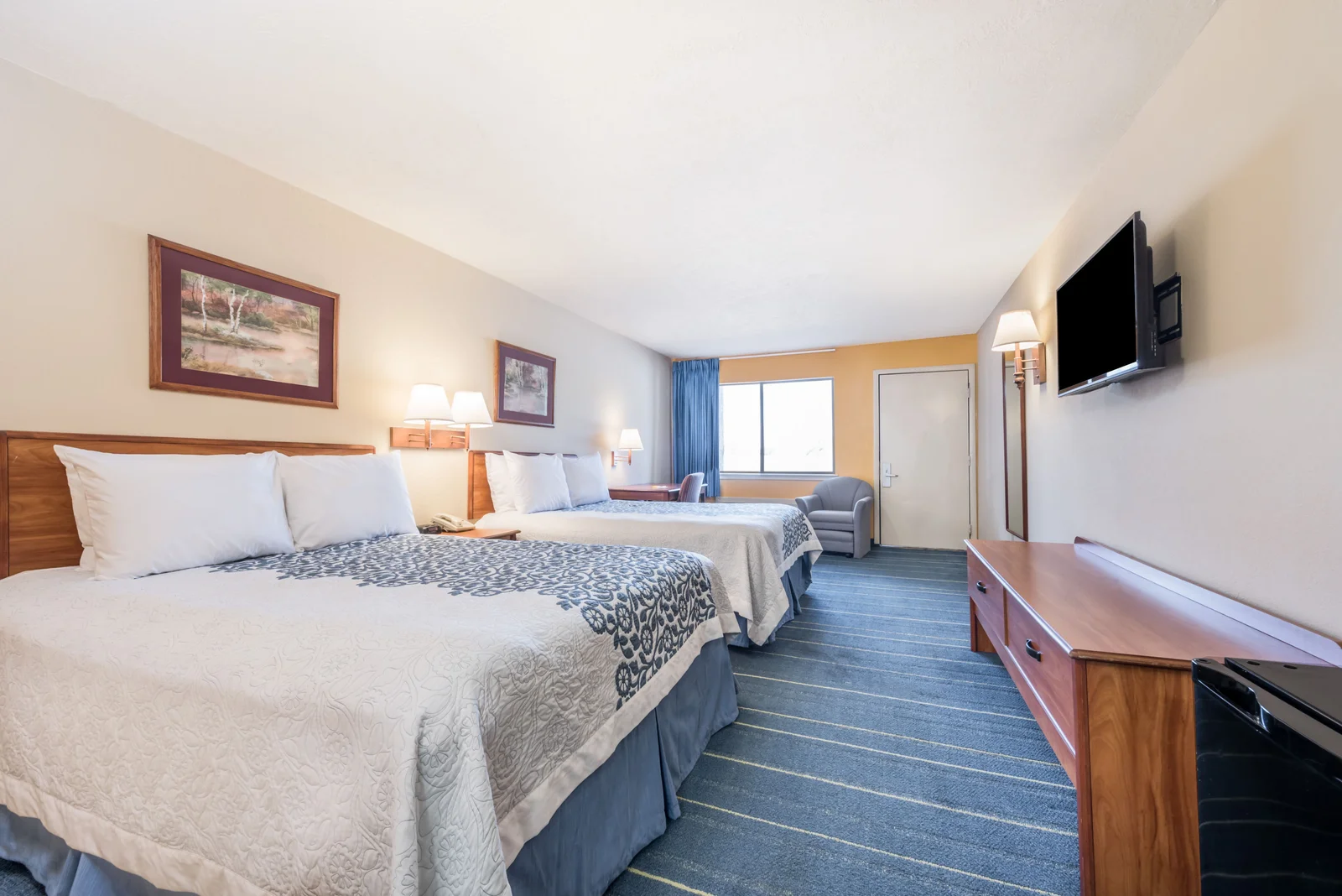 2 Queen Bed Room