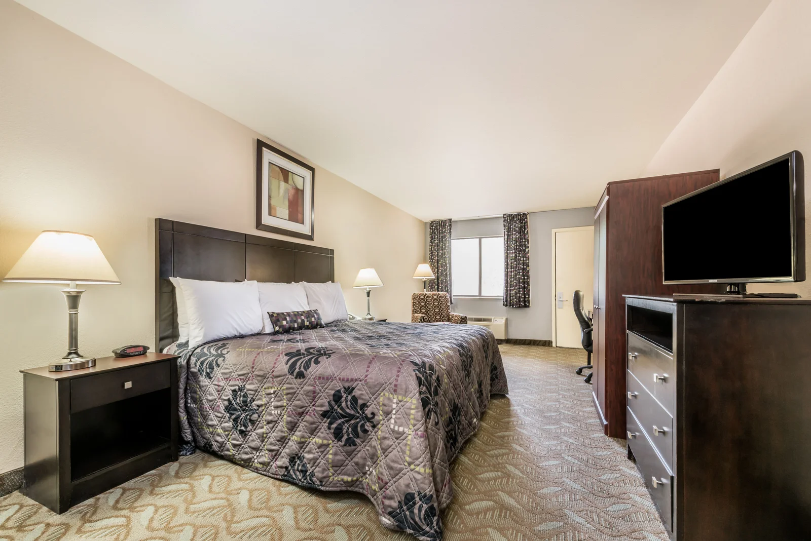 1 King Bed Room