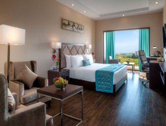 1 King Bed Deluxe Room