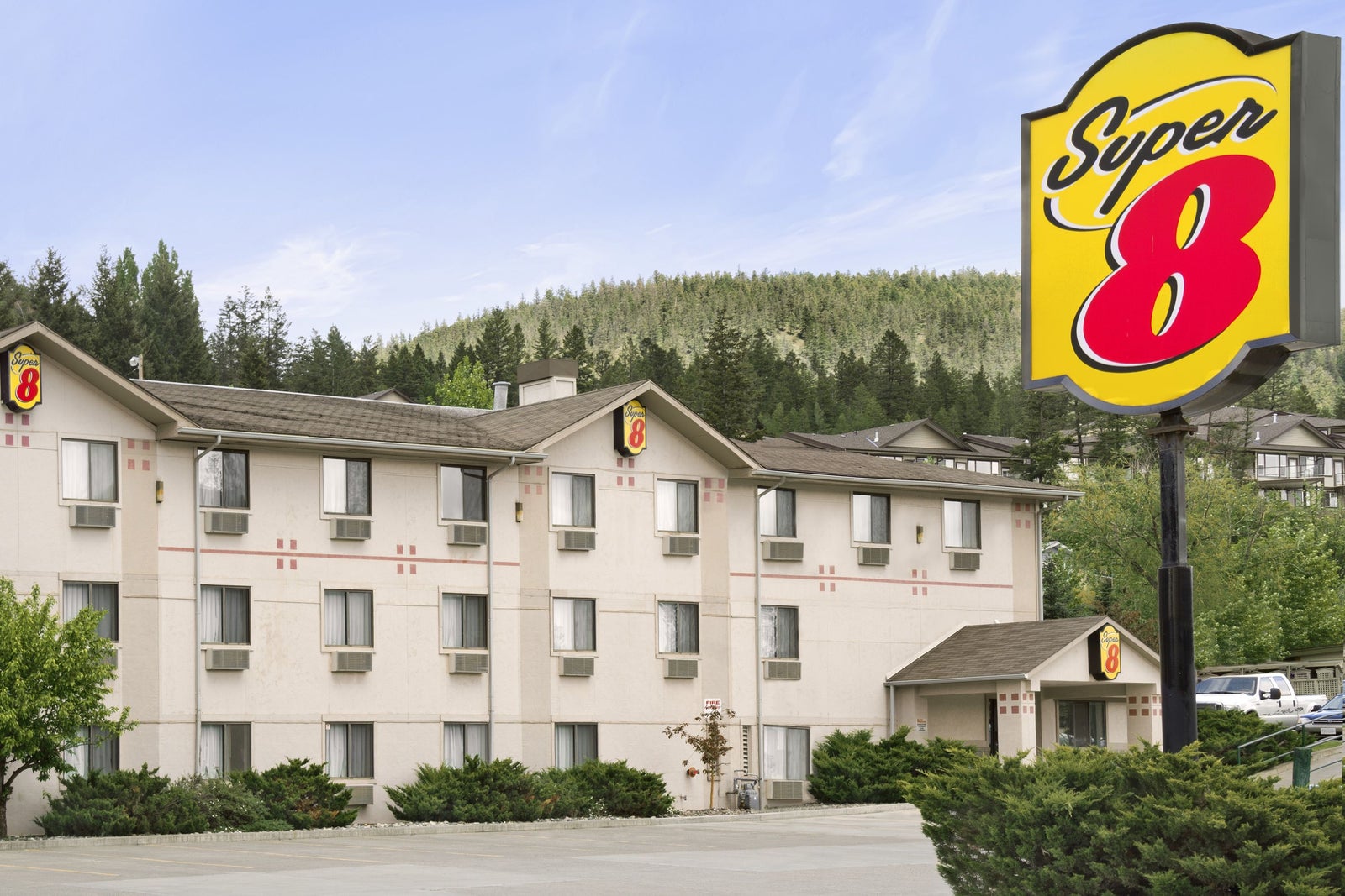 Welcome to the Super 8 Williams Lake, BC
