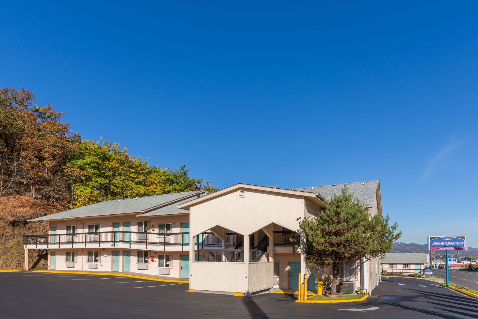 Welcome To The Howard Johnson Express Inn Roseburg