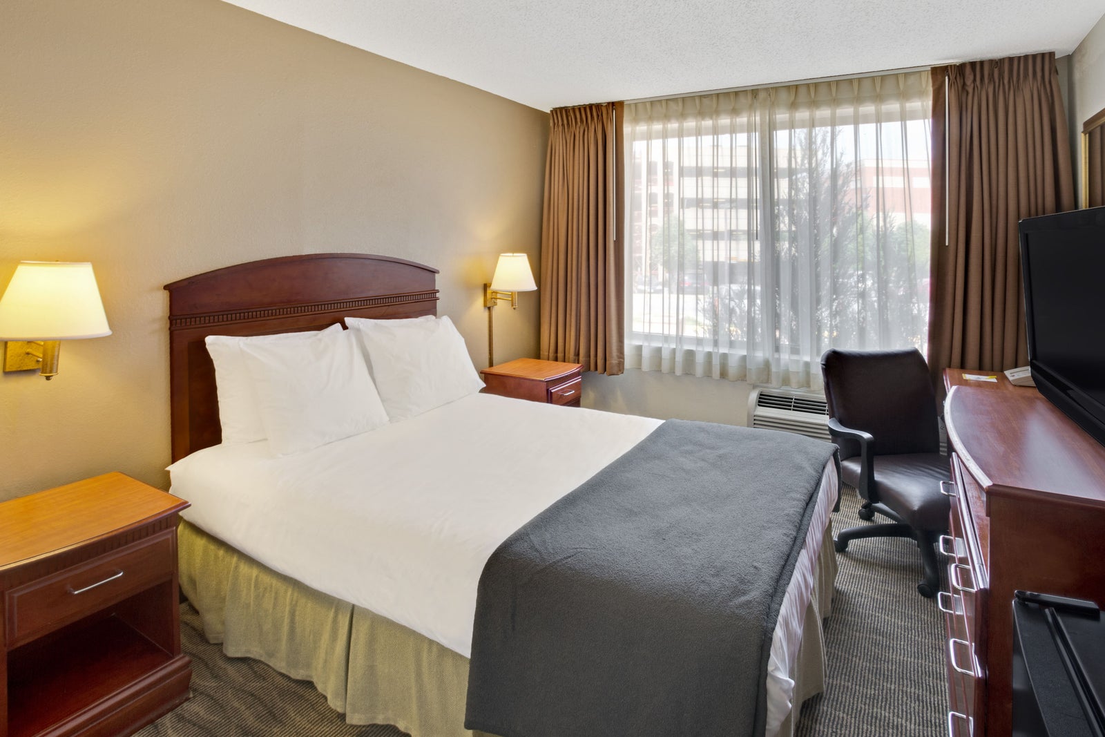 One Bed Guest Room