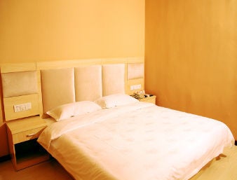 1 King Bed Room
