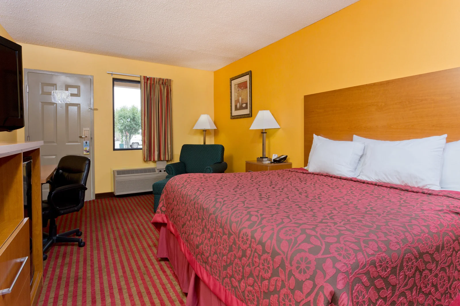 1 King Bed Room