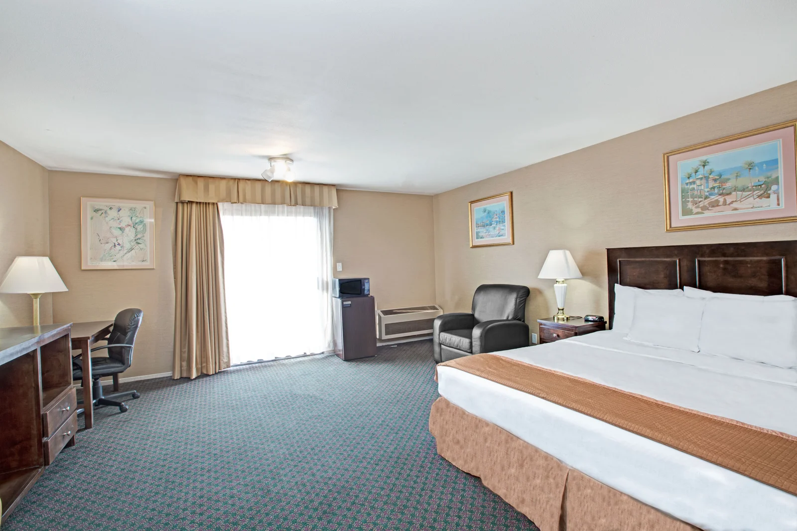 One King Bed Room