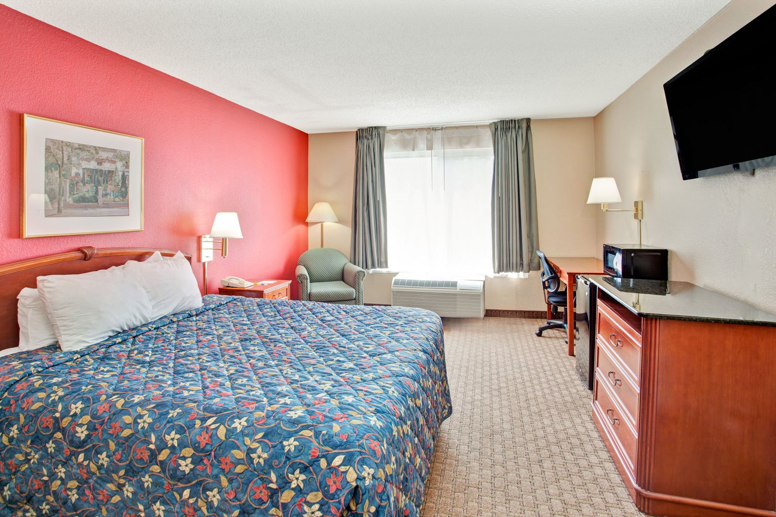 1 King Bed Room