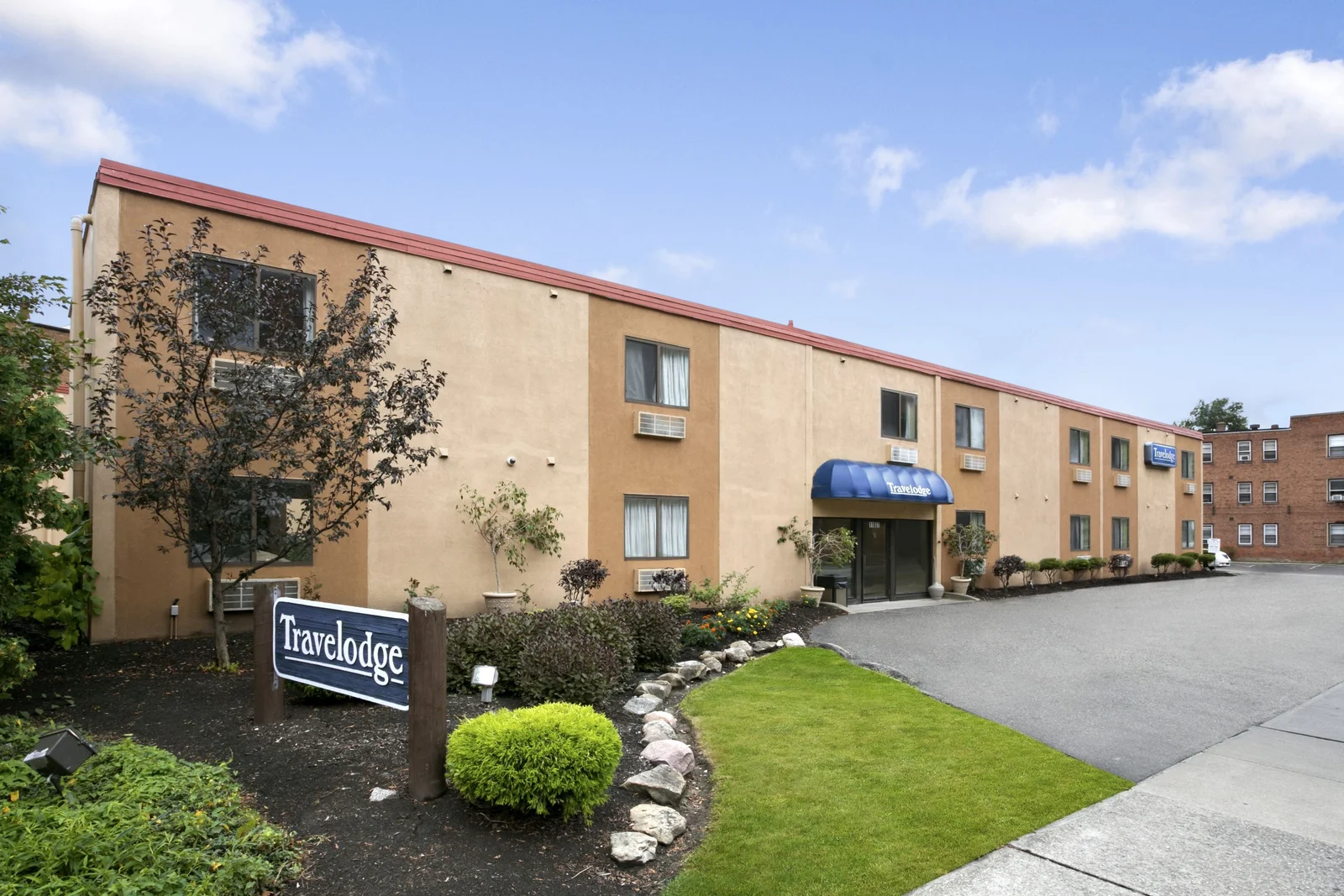 Welcome to the Lakewood Travelodge