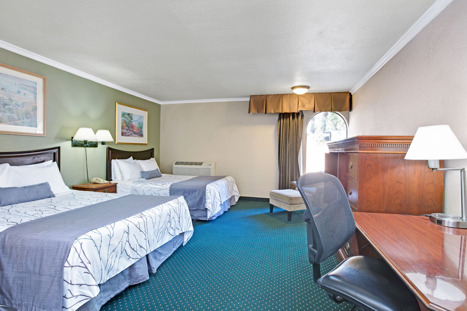 2 Queen Bed Room
