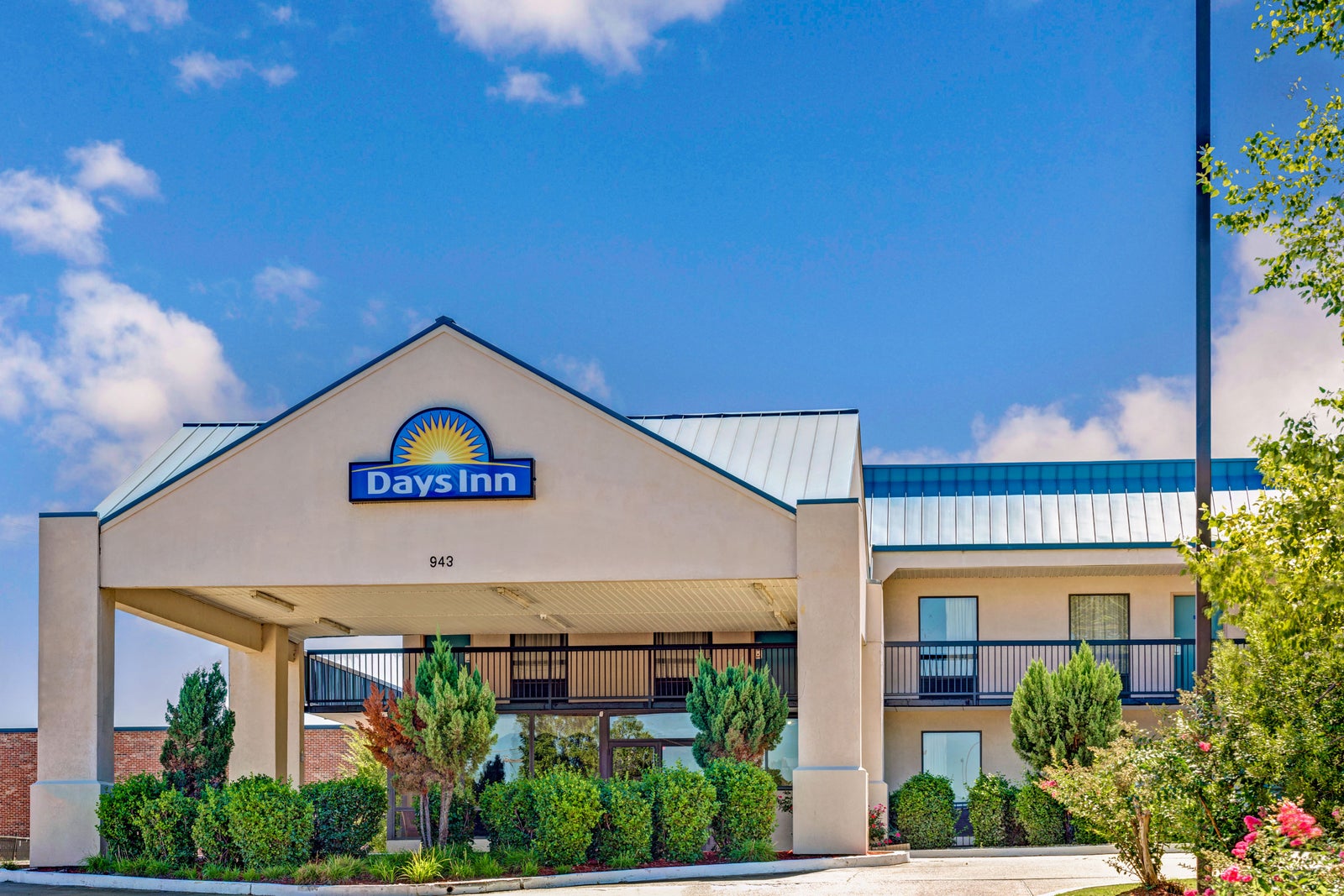 Welcome to the Days Inn Hernando