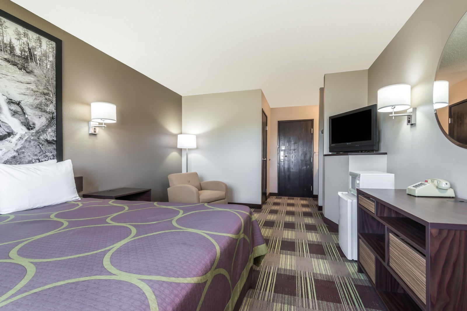 1 King Bed Room