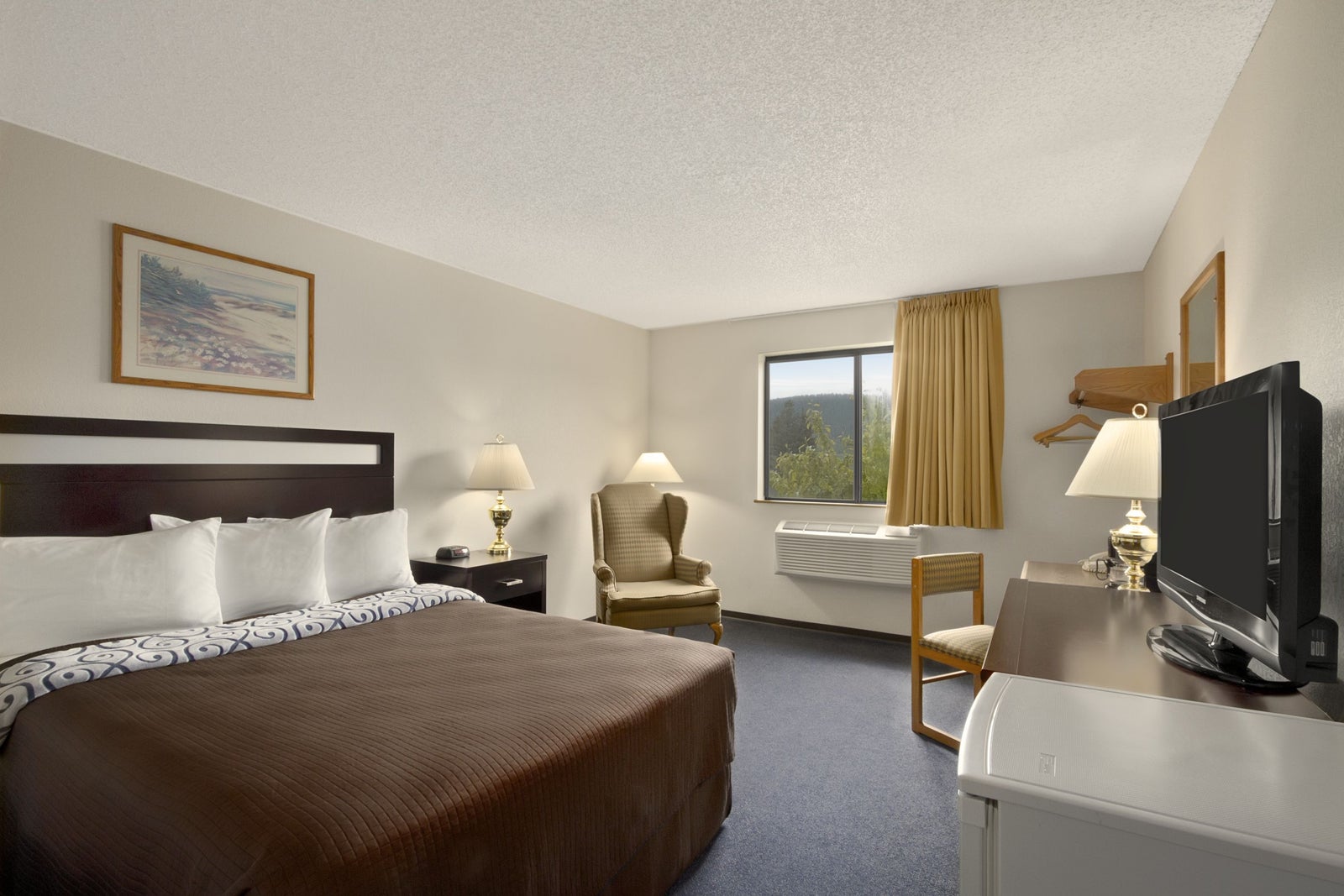 Standard Queen Bed Room