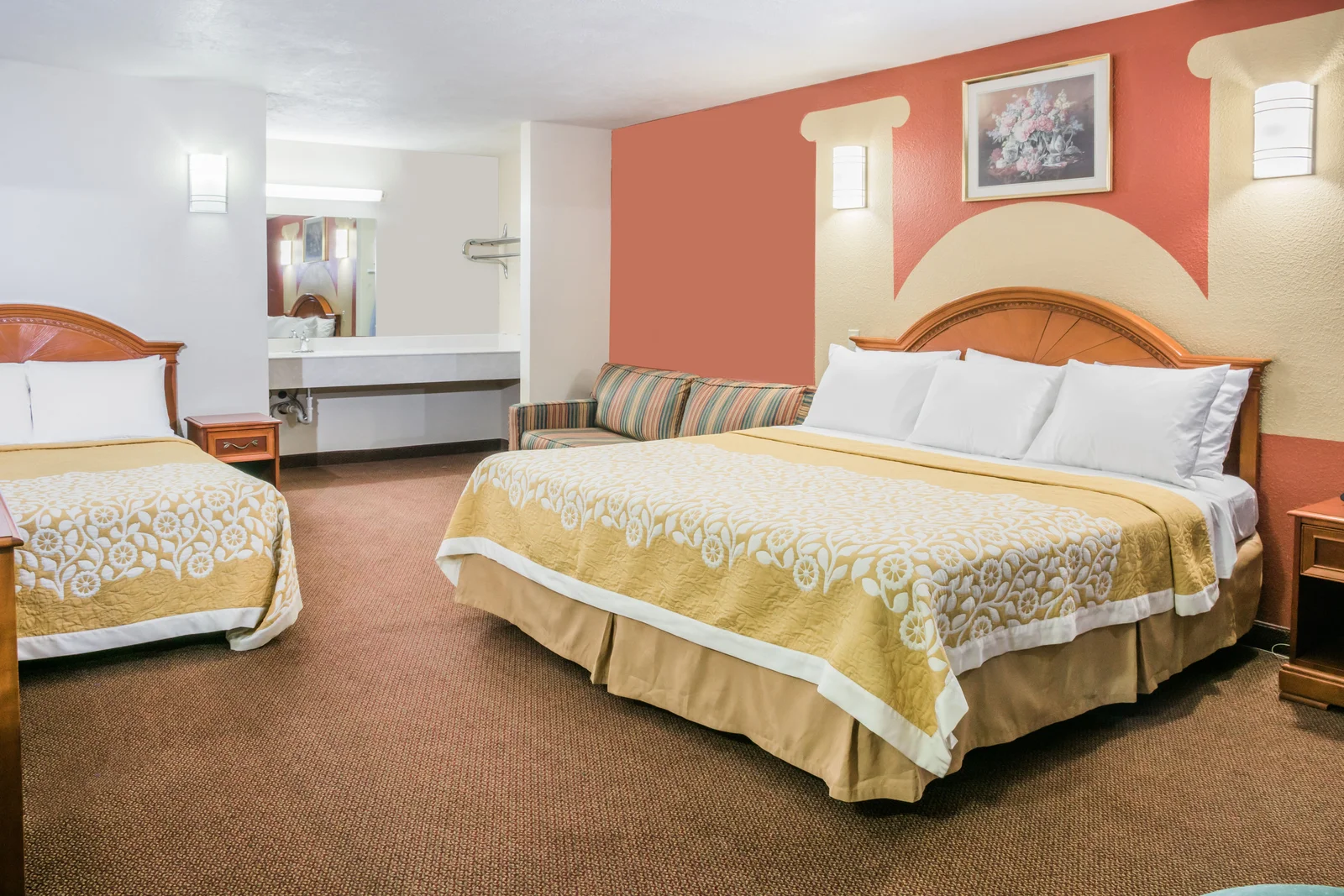 1 King 1 Double Bed Room