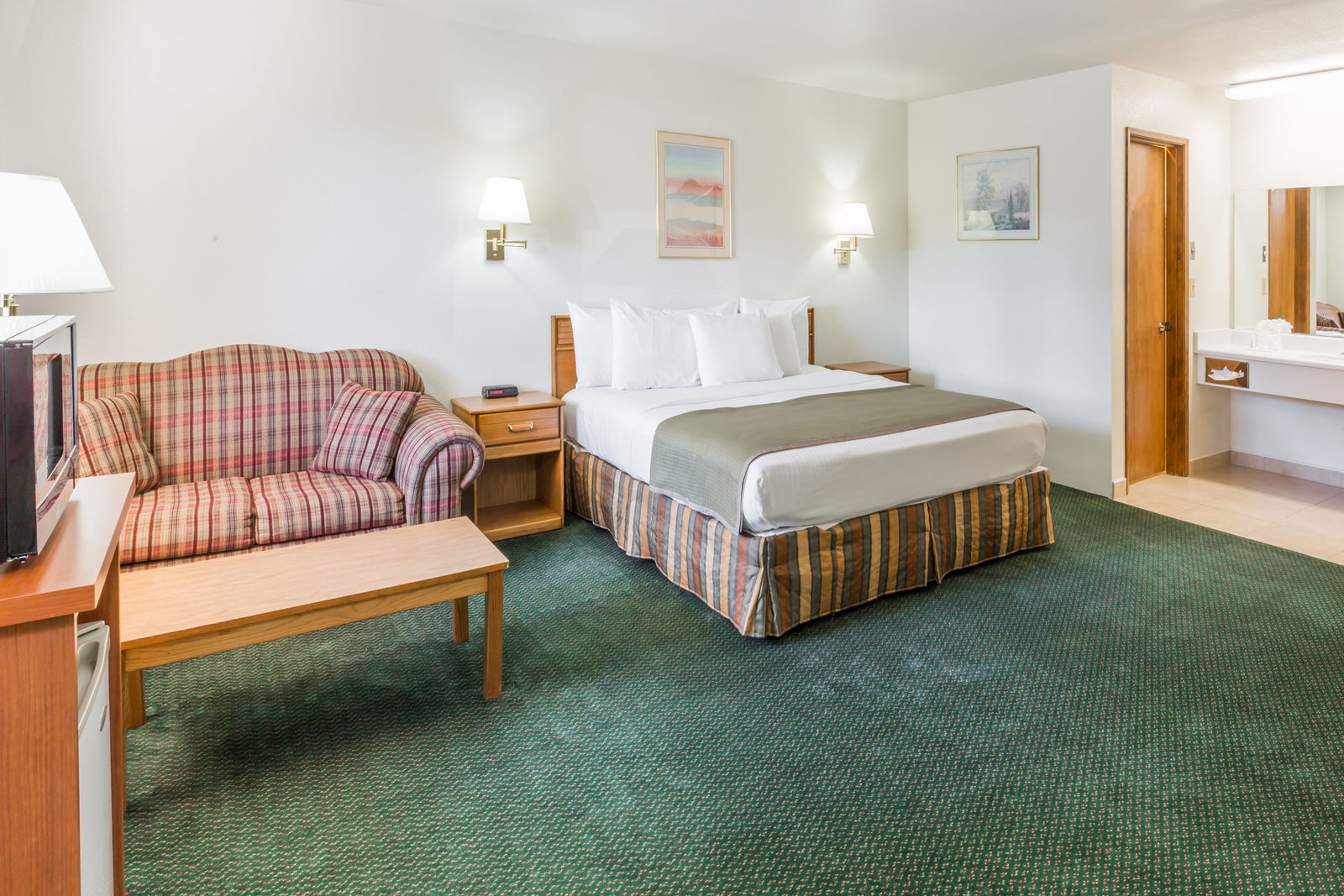 1 King Bed Suite