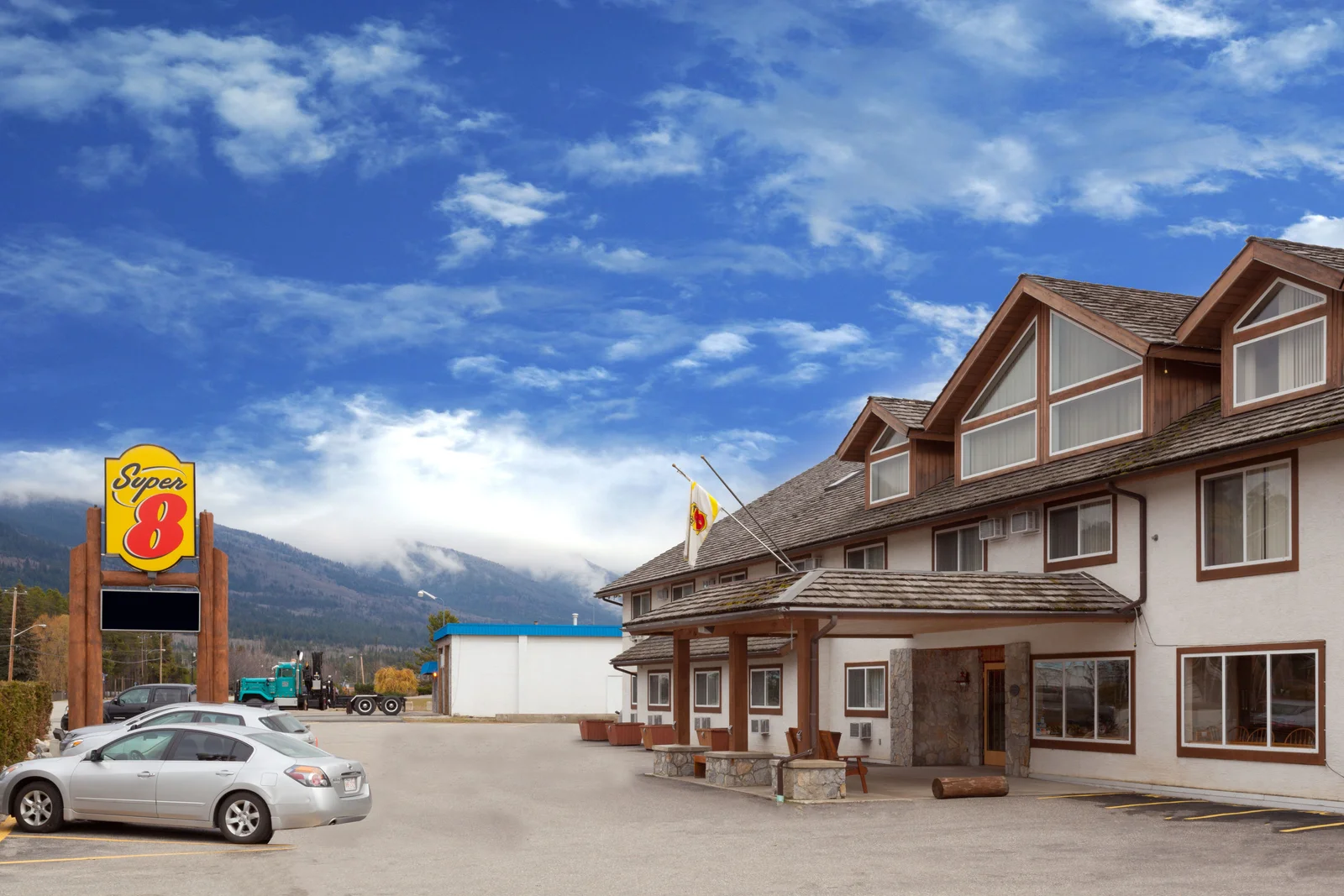 Welcome to the Super 8 Valemount