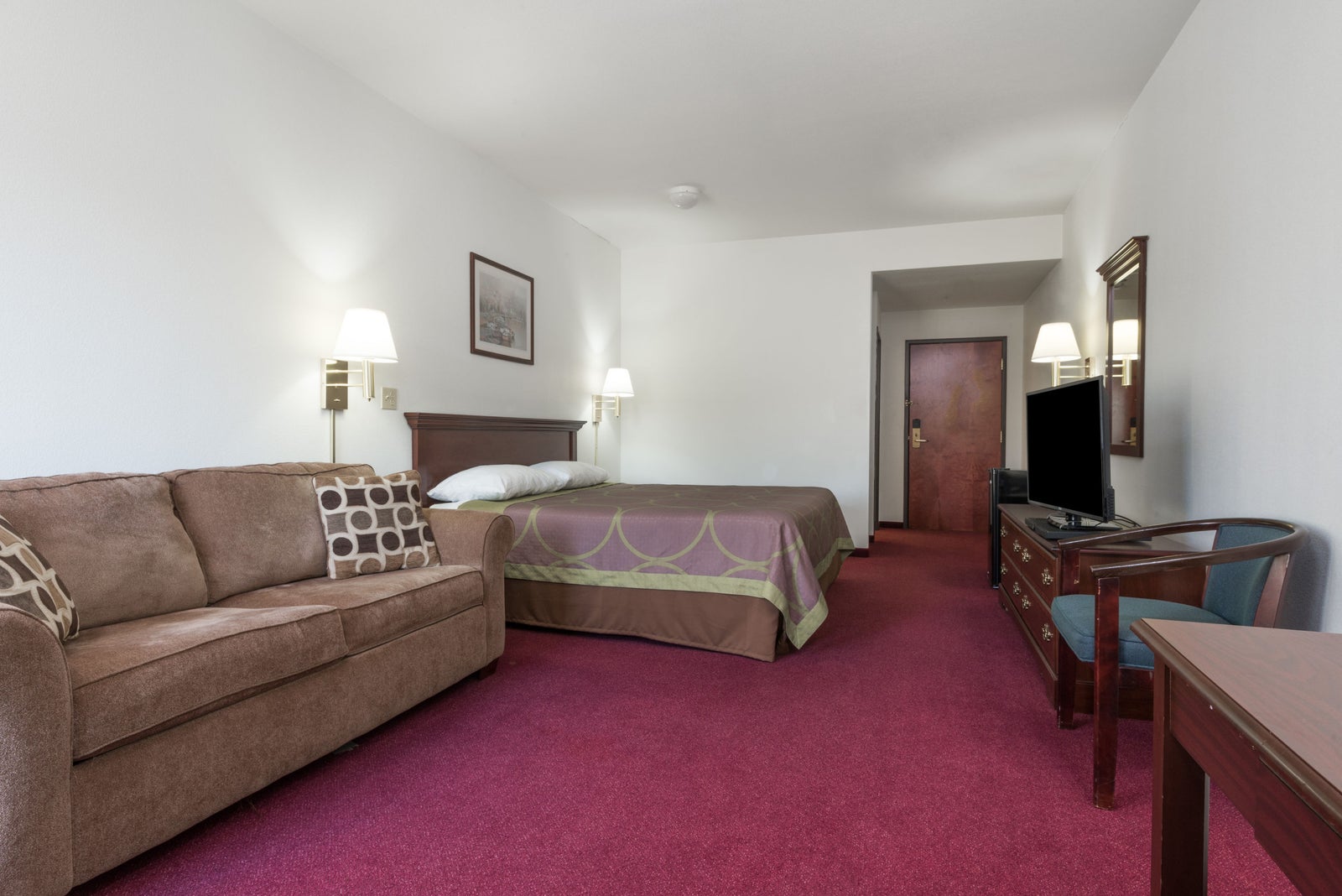 1 Queen Bed Room