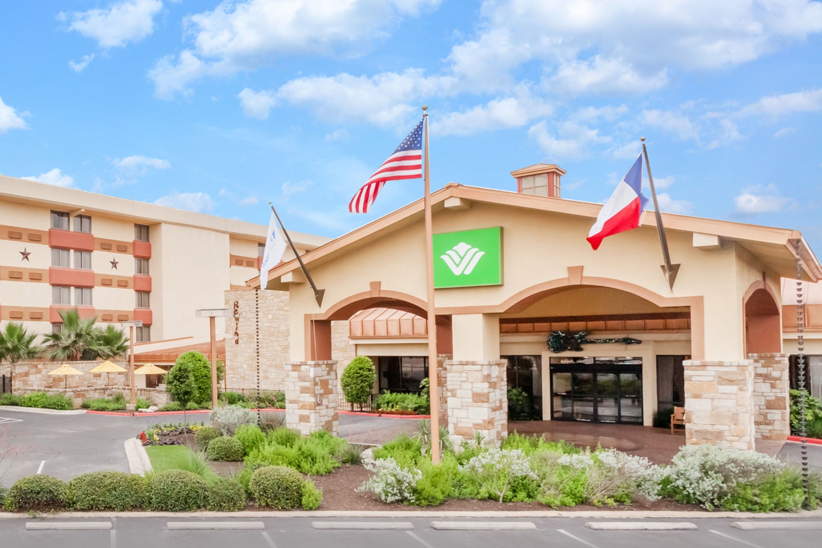 Wyndham Garden Austin Exterior
