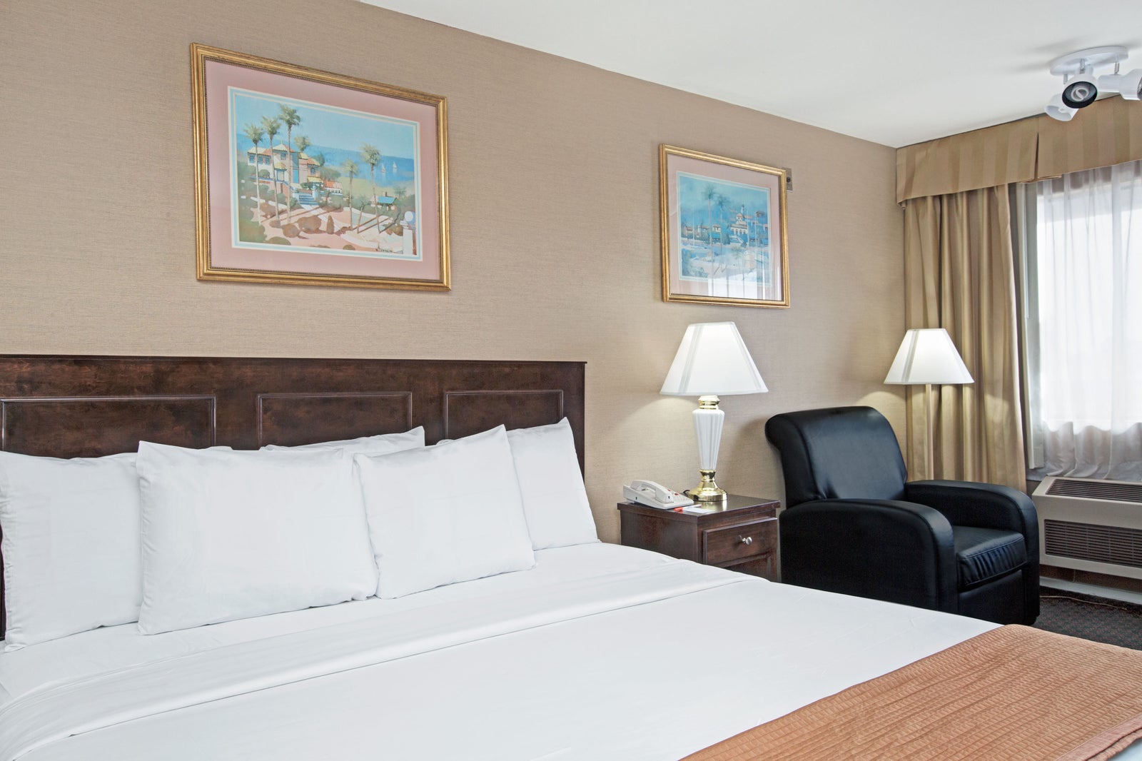 One King Bed Room