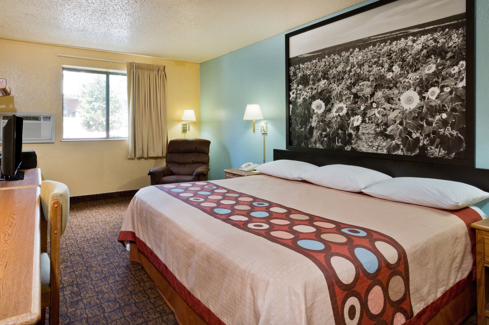 One King Bed Room