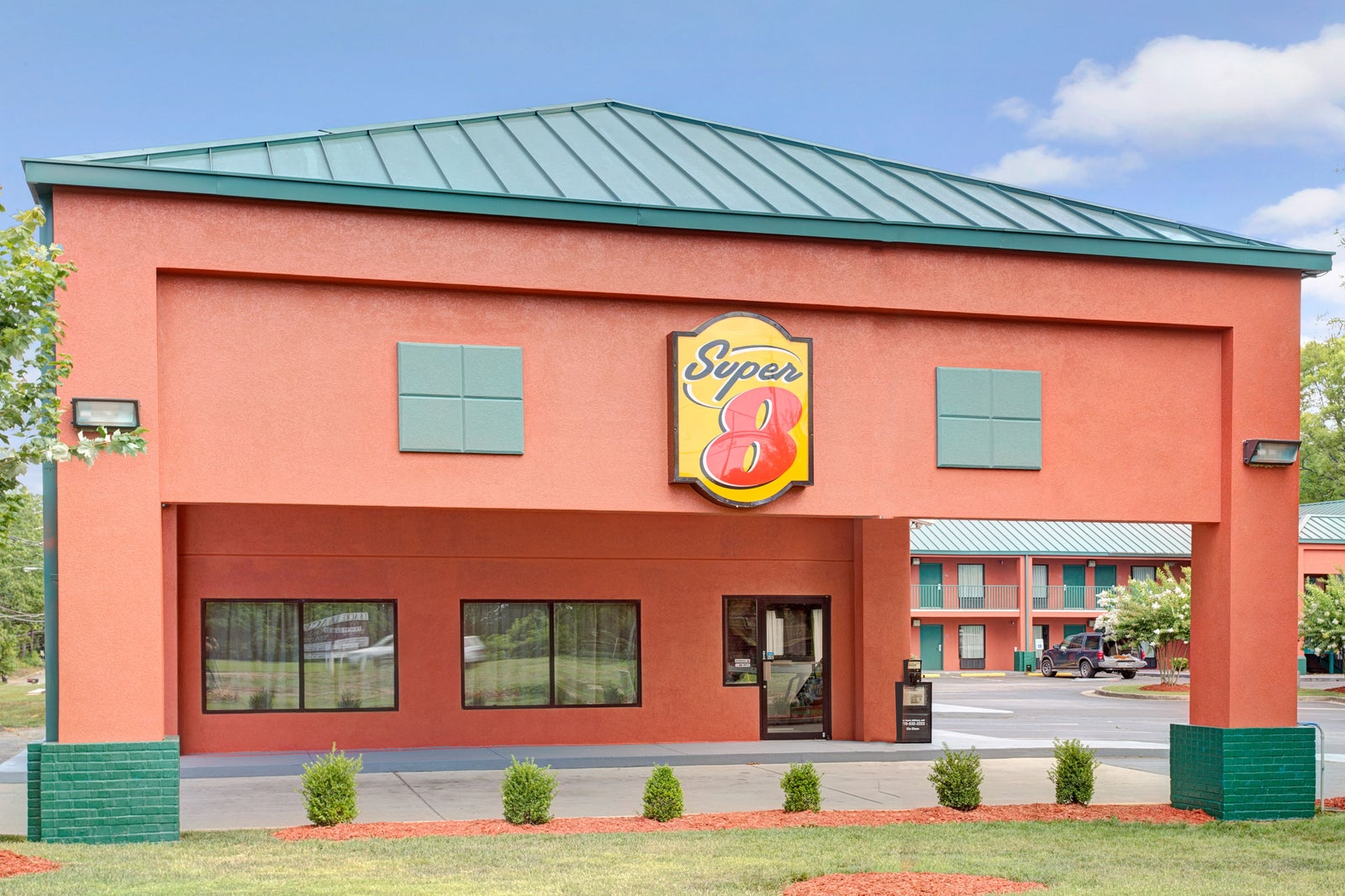 Welcome to the Super 8 Gainesville