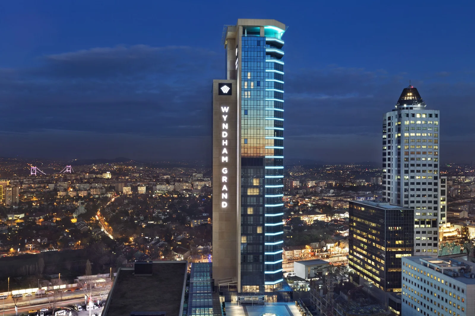 Wyndham Grand Istanbul Levent Exterior