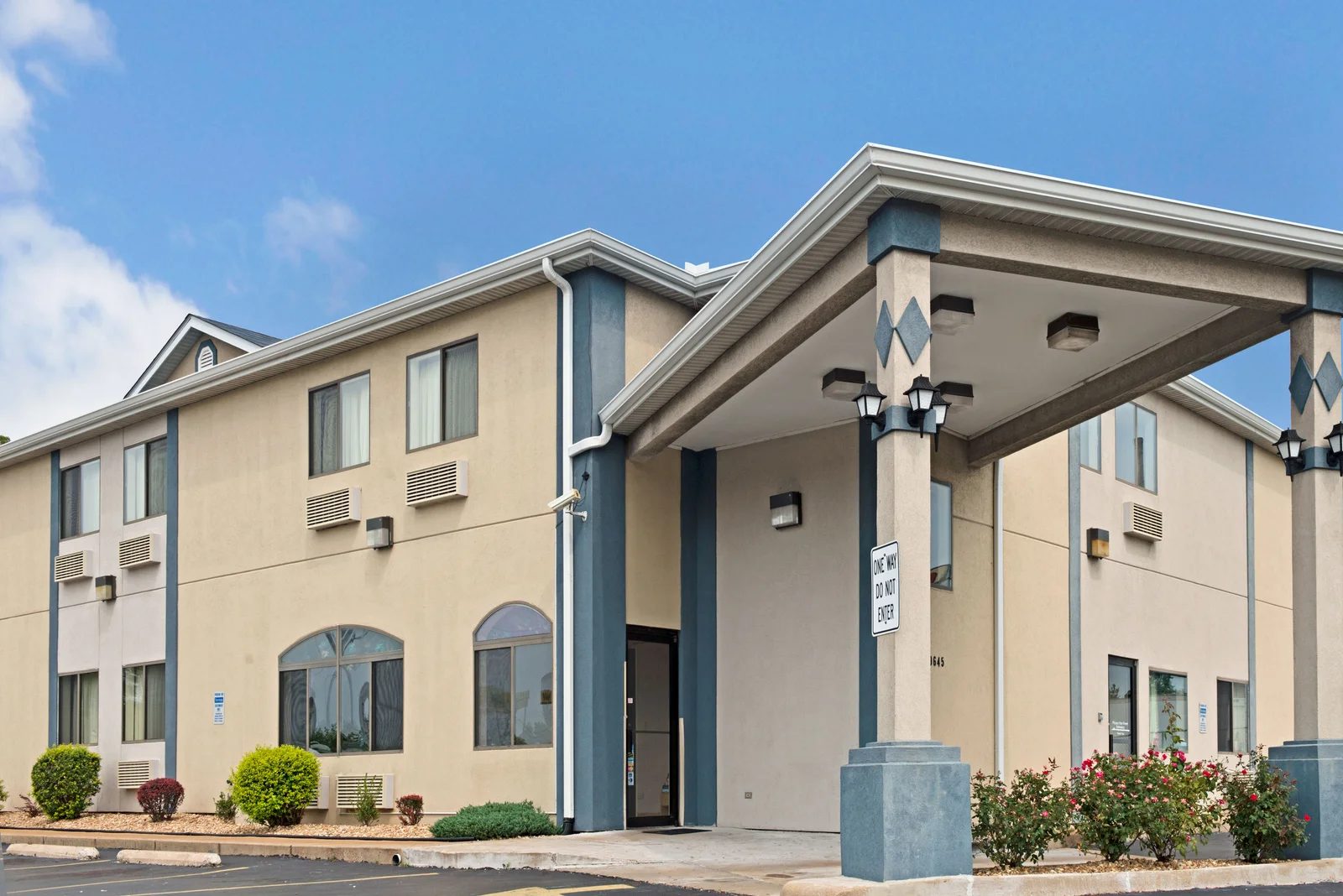 Welcome to the St. Louis Travelodge