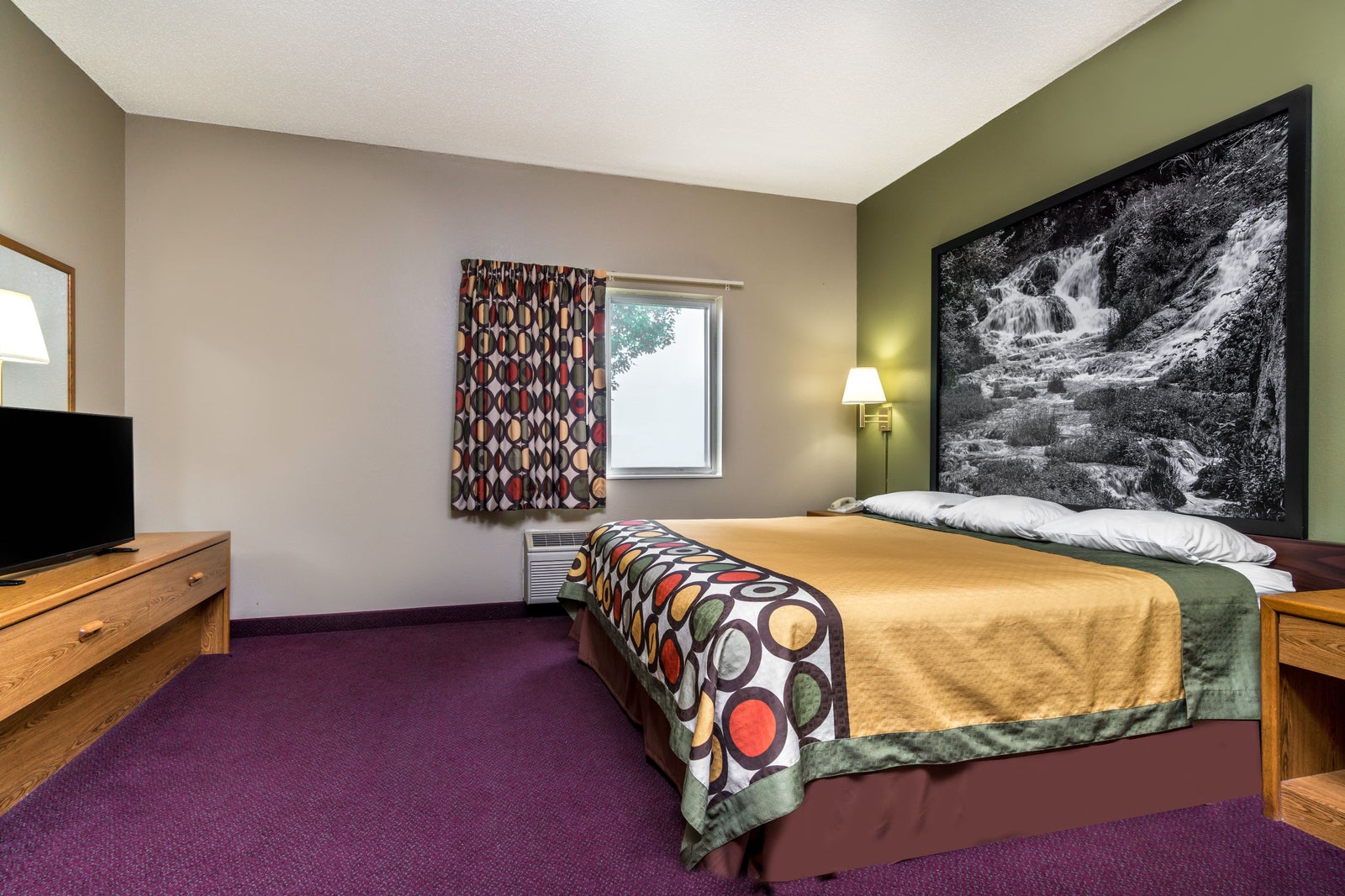 1 King Bed Suite