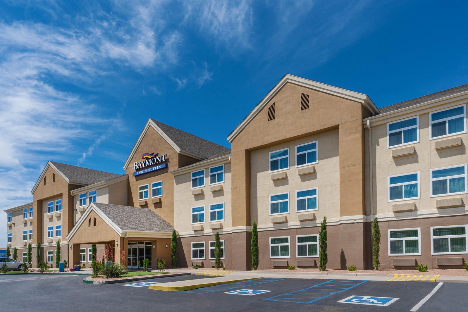 Baymont by Wyndham Albuquerque Airport - Albuquerque, NM