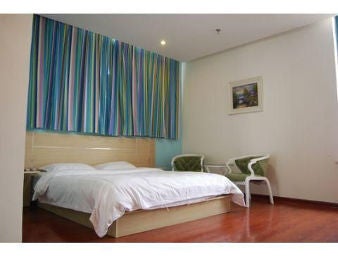 One King Bed Guest Room