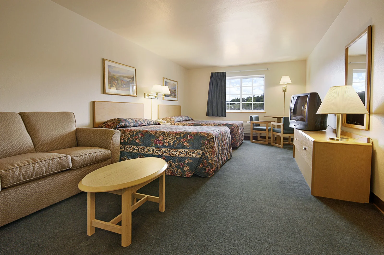 Deluxe Two Double Bed Room with Micro/Fridge