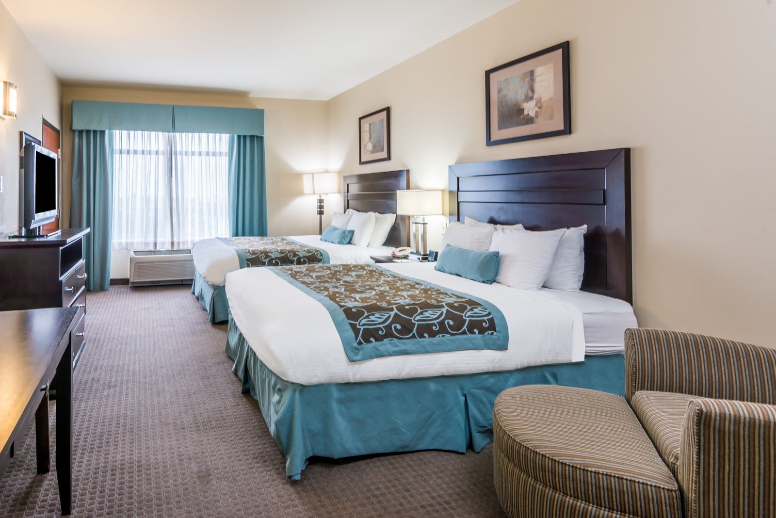 2 Queen Bed Room