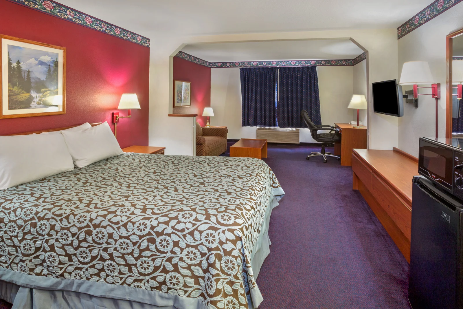 1 Queen Bed Room
