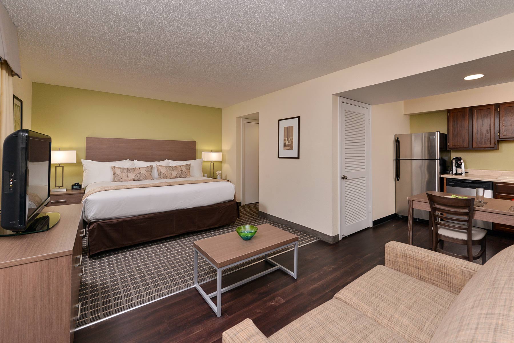 BH_3x2_Flat_AboutSuite_Summer2016