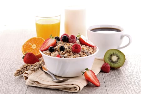RA_pdp_amenities_cereal_berries_breakfast_3.jpg
