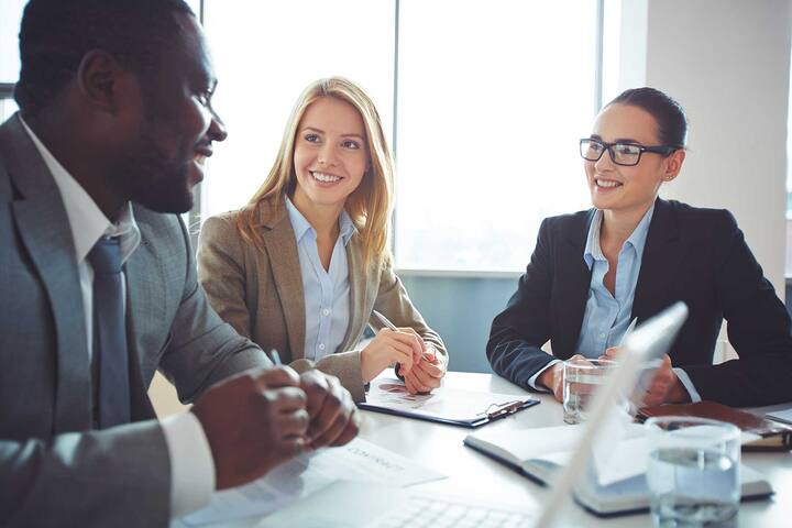 RA_pdp_meetings_tableset_3peopletable_3