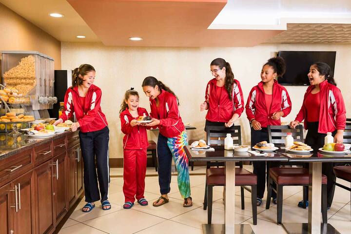 SE_pdp_grouptravel_breakfast_sportsteam_1